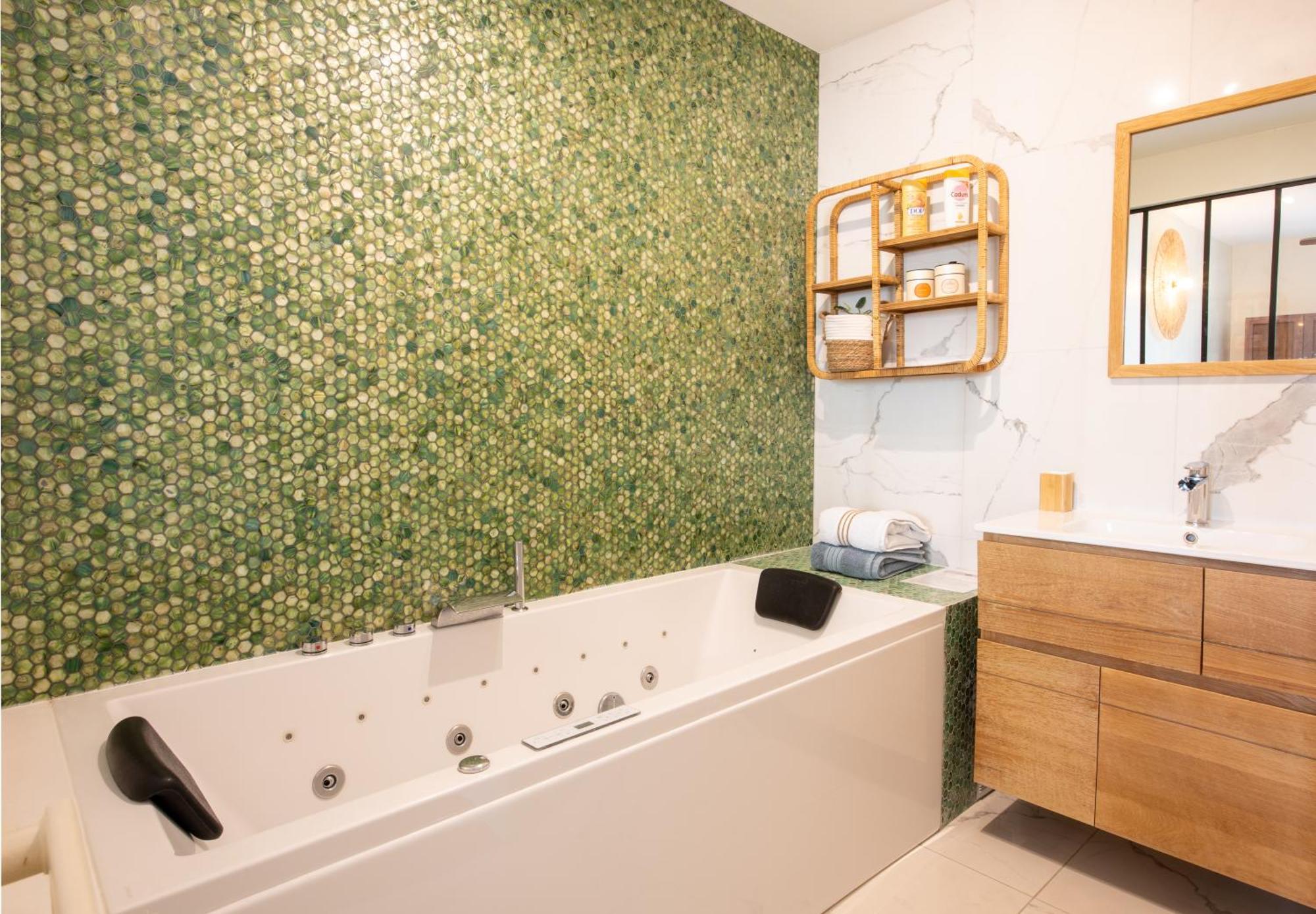 Lyon Premium - Luxezen Spa Villeurbanne Exteriör bild